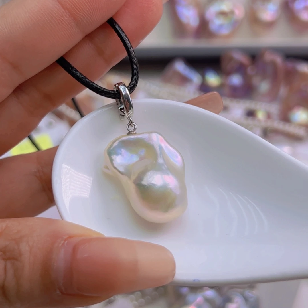 淡水珍珠吊坠(赠链)未镶嵌