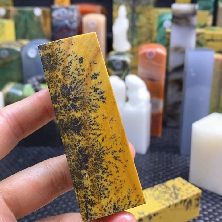 青田石塘****员青田石印章石