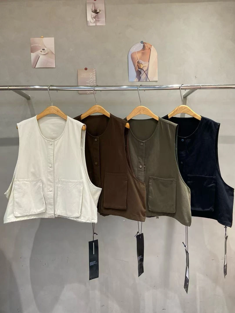 百搭不挑人  设计感复古圆领纯色休闲单排扣大口袋无袖马甲