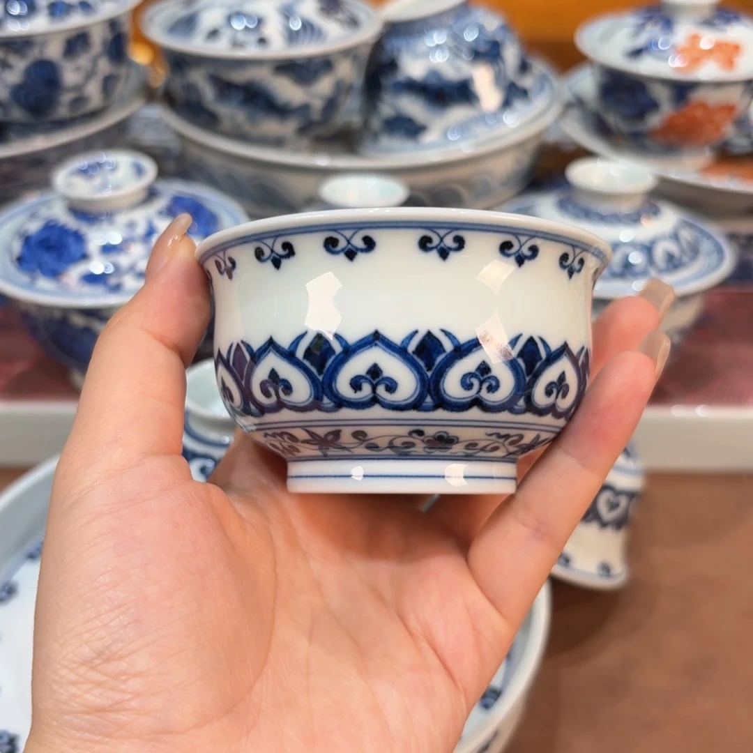 杯子…………………………………………