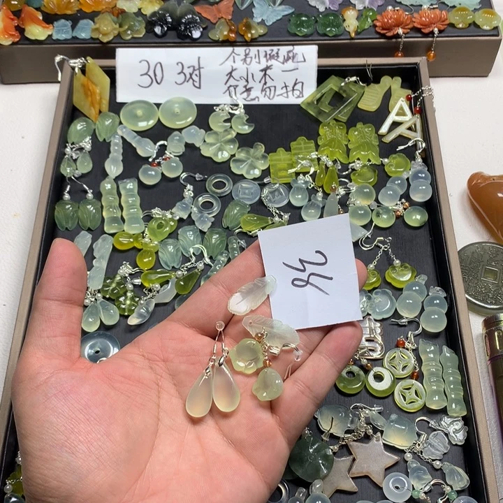 姜***黎蛇纹石玉合金耳钉