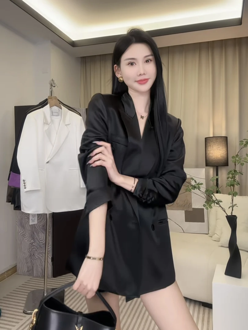 醋酸西装外套女2025秋季新款休闲黑色宽松高级感轻奢缎面西服上衣