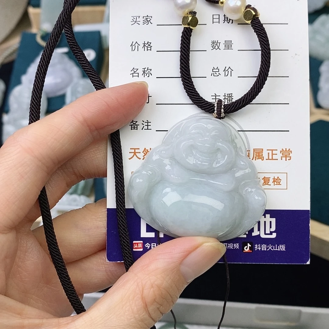 翡翠未镶嵌颈饰佛公