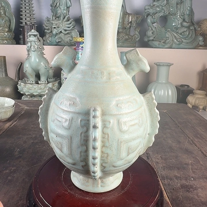 汝窑出戟尊瓶品相完美