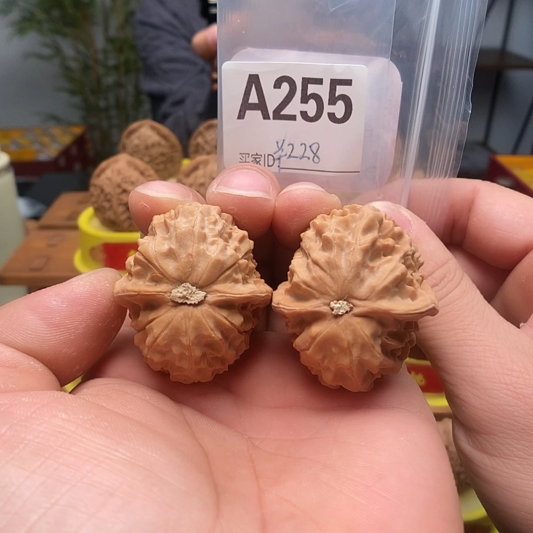 吊坠文玩核桃黄松峪41+