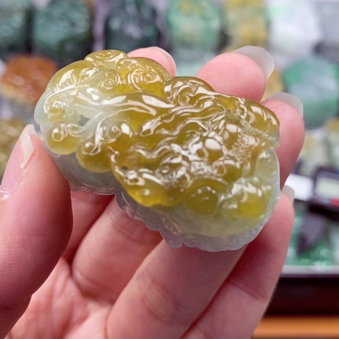 翡翠颈饰未镶嵌翡翠