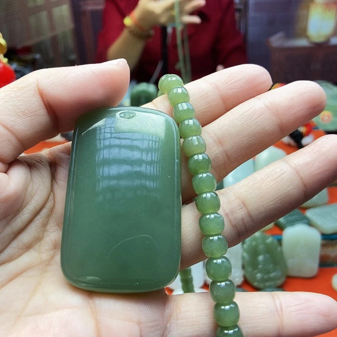 颈饰未镶嵌和田玉明*