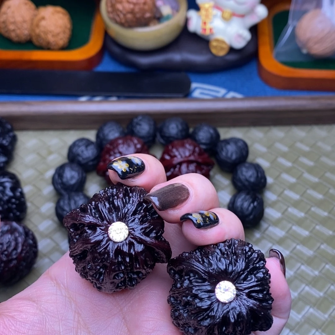 小****吊坠文玩核桃绣球镶嵌