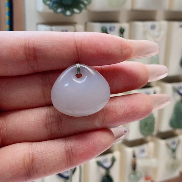 帆***妈和田玉未镶嵌颈饰