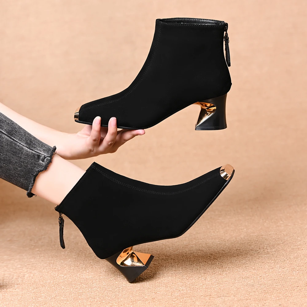 真皮羊皮方头粗跟短靴女2025秋冬新款百搭铁包头防踢后拉链小裸靴