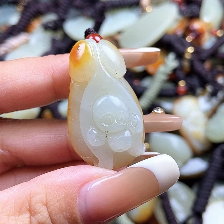 和田玉颈饰未镶嵌