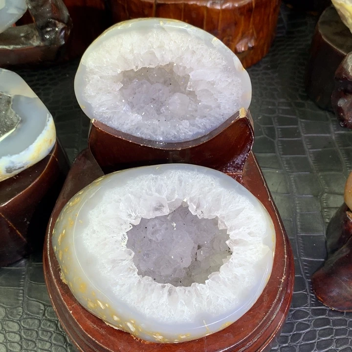 水晶福利大牙盆未镶嵌