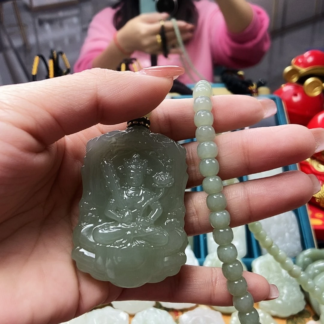 和田玉颈饰未镶嵌胡**人