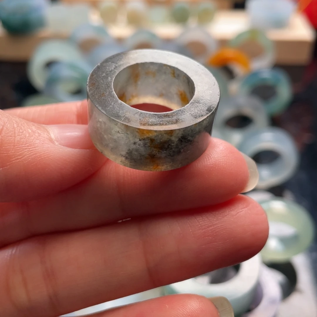 定制翡翠未镶嵌戒指