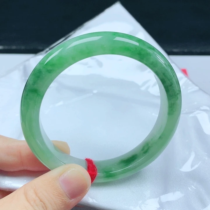 翡翠手镯未镶嵌天然翡翠手镯