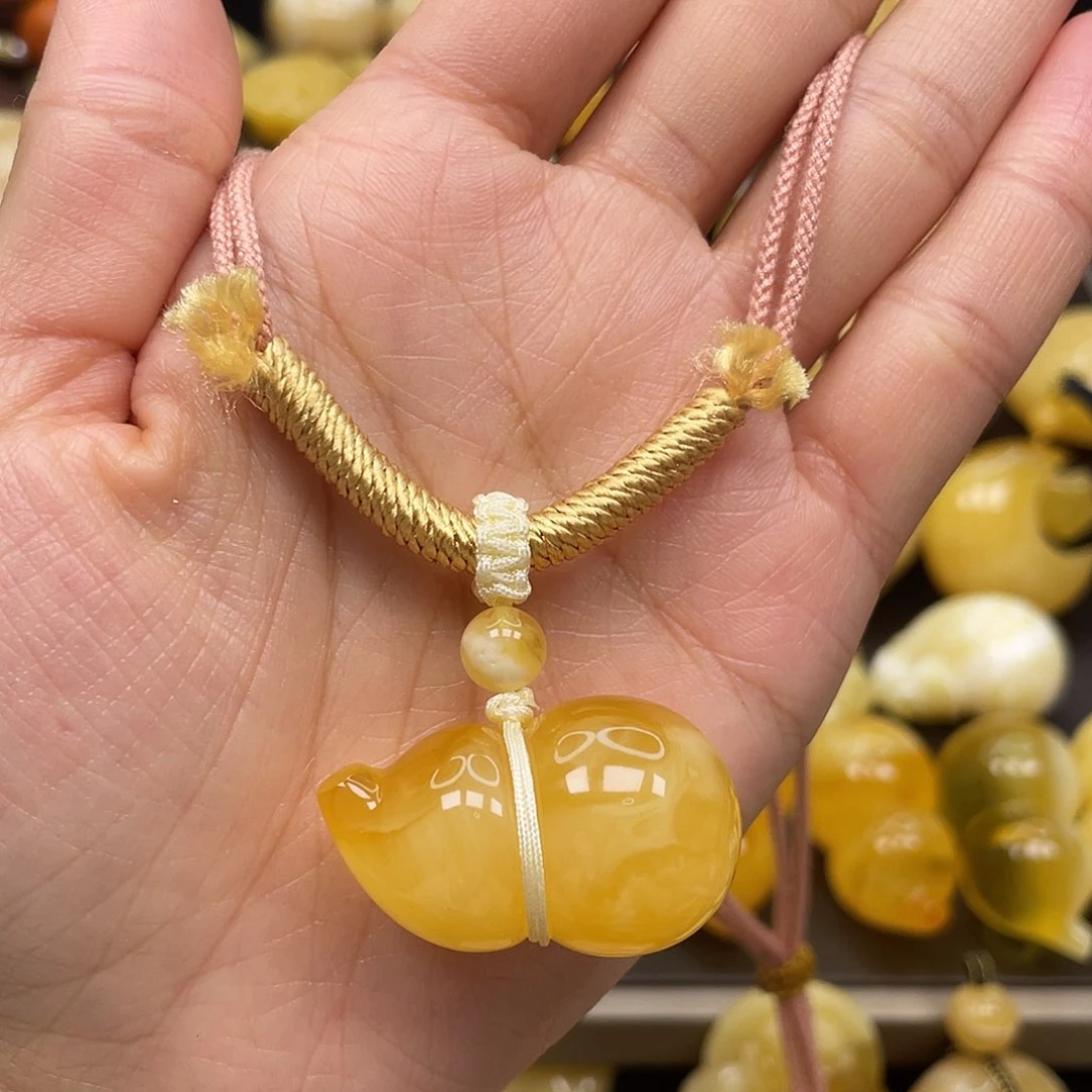 蜜蜡裸石未镶嵌蜜蜡