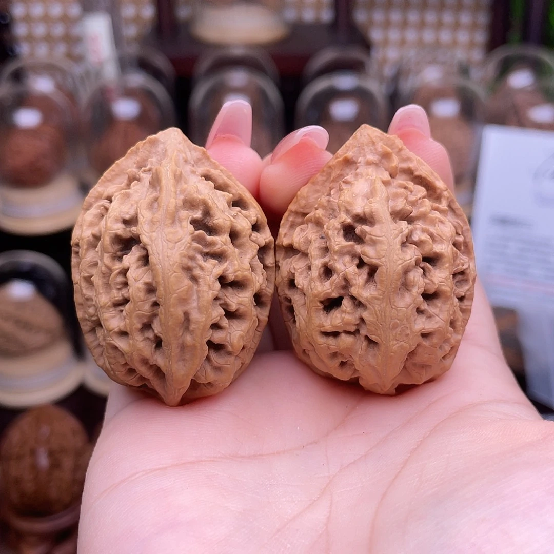 文玩核桃吊坠蚂蚁蛋