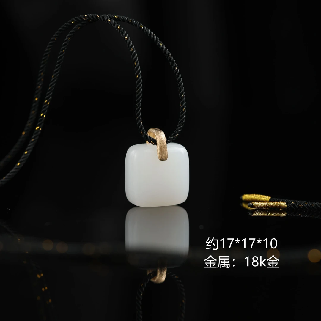 本真 | ”云雾“严选精品和田玉高白特细白玉小方牌吊坠