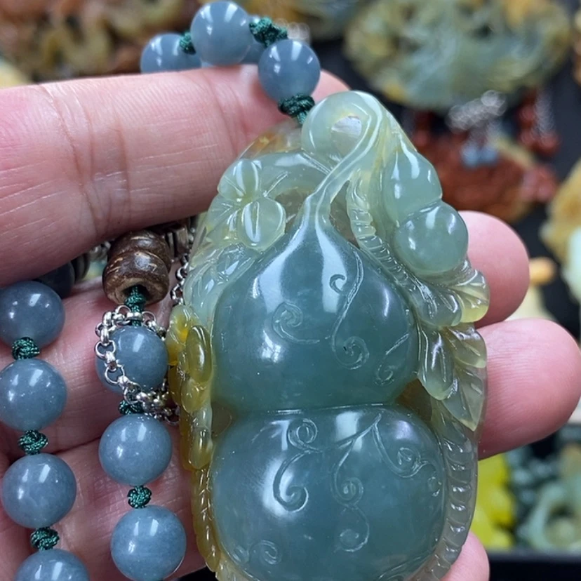 【闪购商品】蛇纹石玉未镶嵌吊坠
