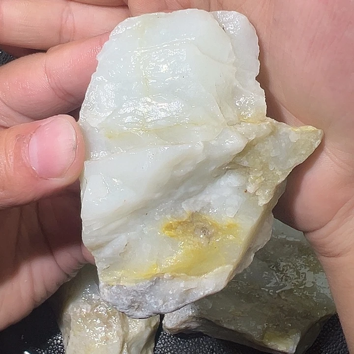 和田玉（糖玉）未镶嵌手镯