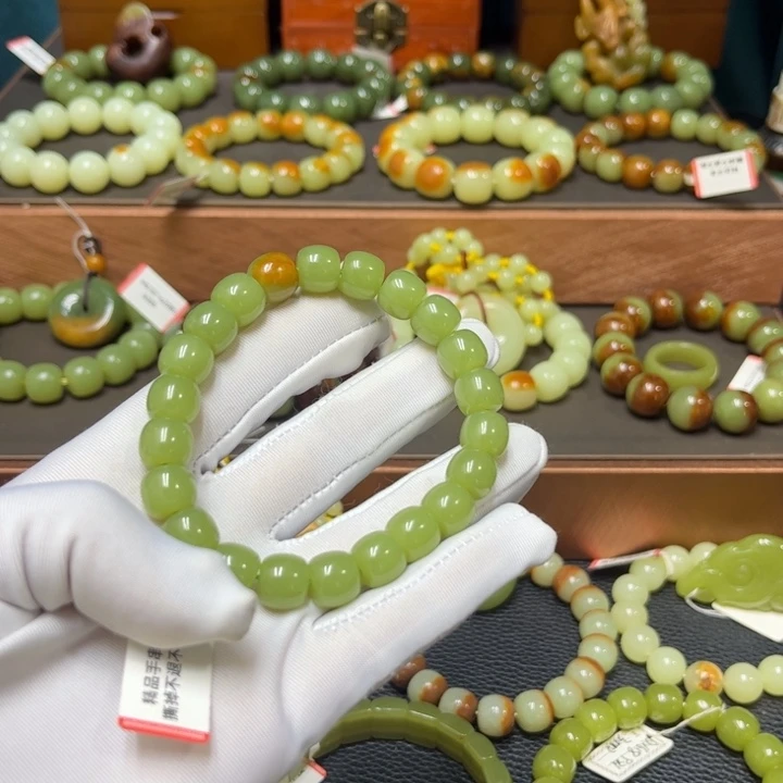 未镶嵌手链透闪石质玉