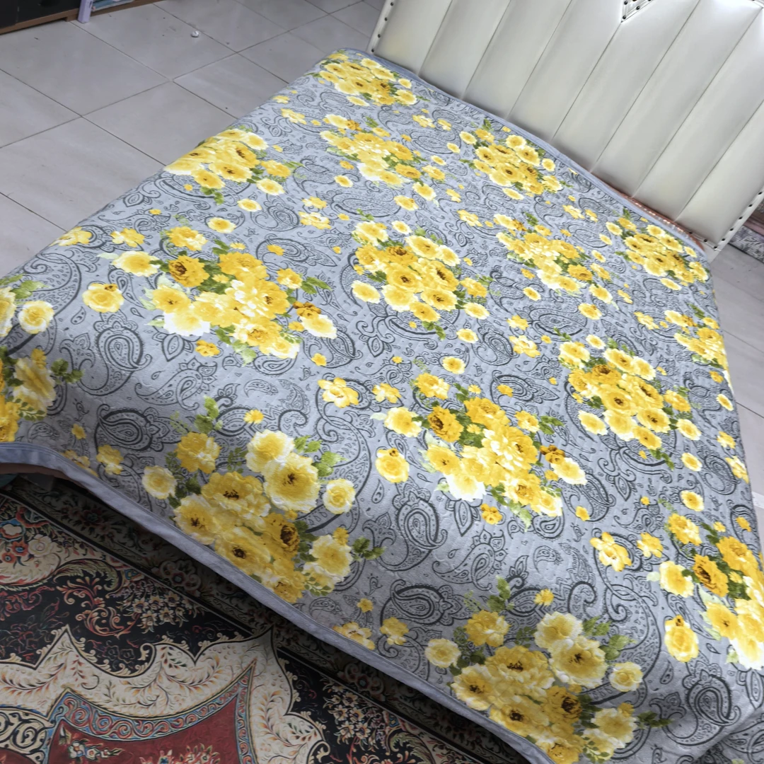 牛奶绒宽边床盖《迎春花》2米✕2.3米