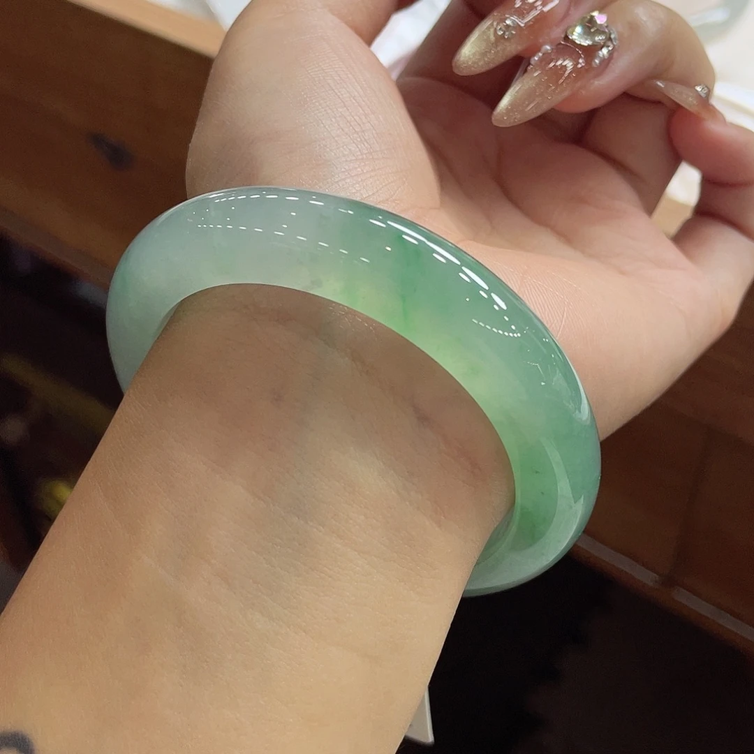 翡翠未镶嵌手镯56 号链接