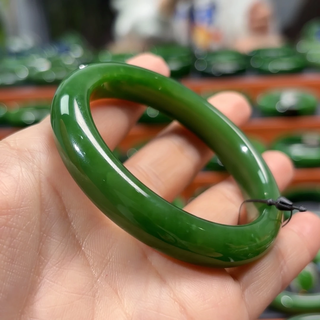 ****和田玉未镶嵌手镯