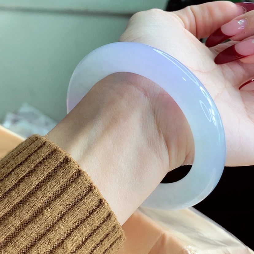 【闪购商品】翡翠手镯未镶嵌54 冰粉飘绿花 灵