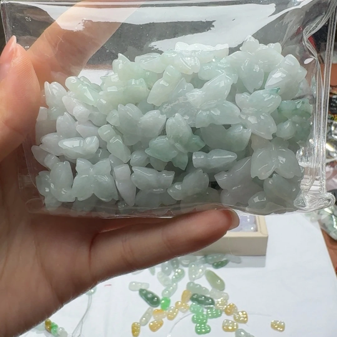 未镶嵌挂件翡翠福利1个，不包邮，拍邮费发货