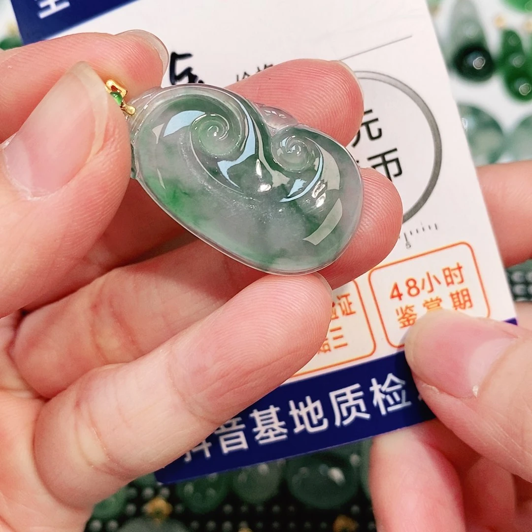 翡翠颈饰18K金镶嵌吊坠