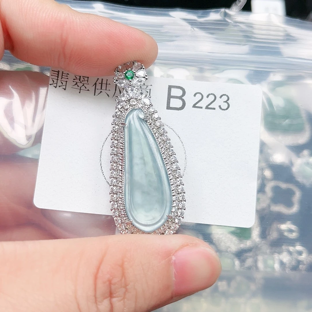 翡翠颈饰未镶嵌翡翠223