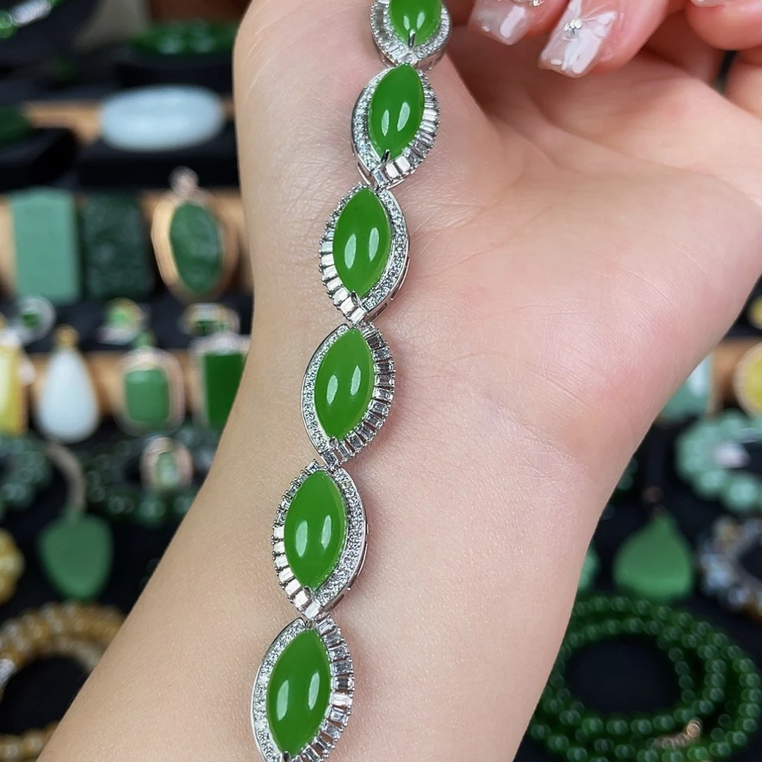 18K金镶嵌手链和田玉（碧玉）碧玉高色苹果绿手链