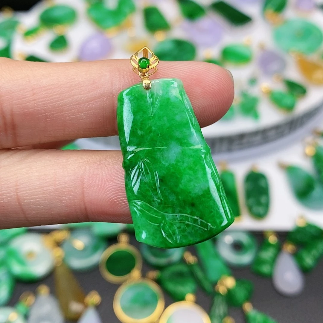 翡翠吊坠(不含链)18K金镶嵌