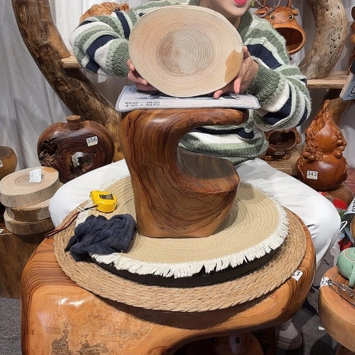 元***堂香樟木香樟木根雕凳子一物一拍