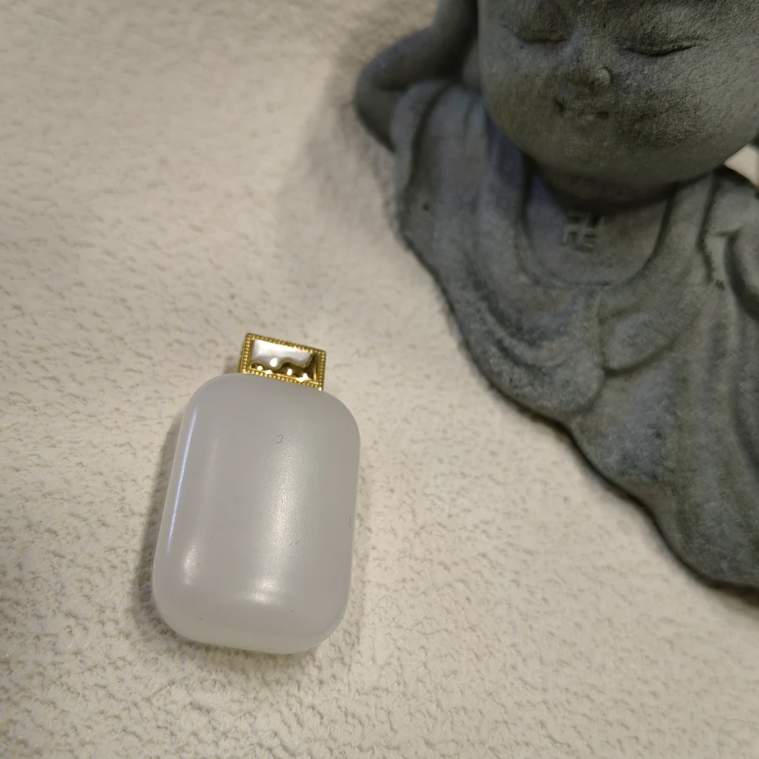 【V姐珠宝】HY22017 和田玉俄白无事牌 18K金镶嵌