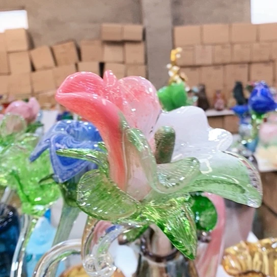 琉璃花瓶高45厘米宽9厘米