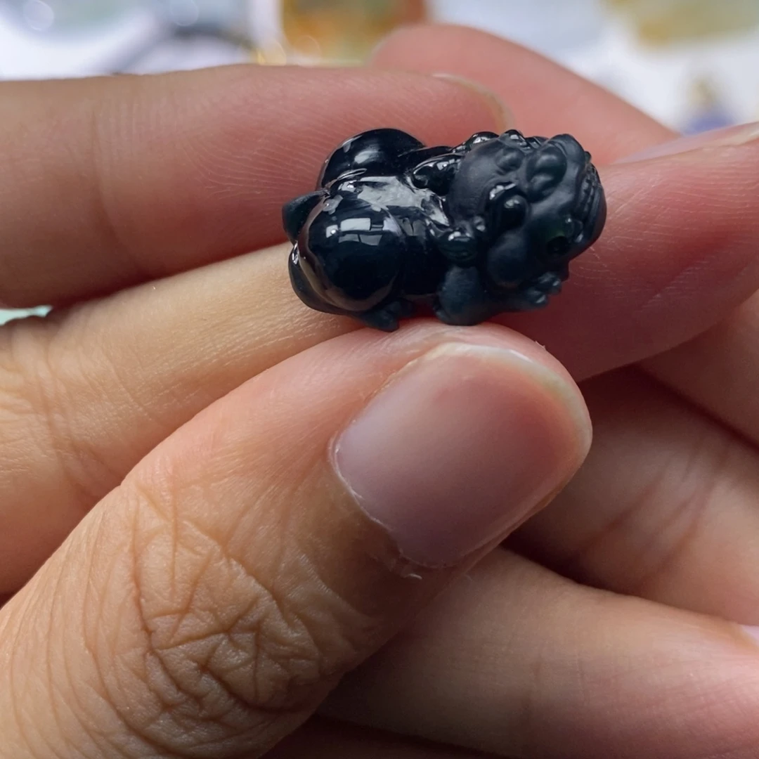 翡翠未镶嵌颈饰缅甸