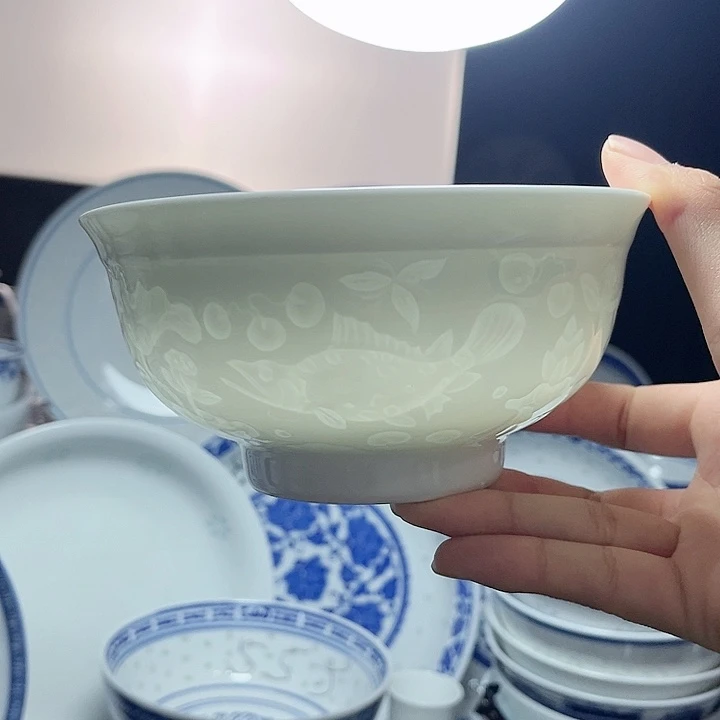 碗纯白雕塑鱼5.5寸饭碗