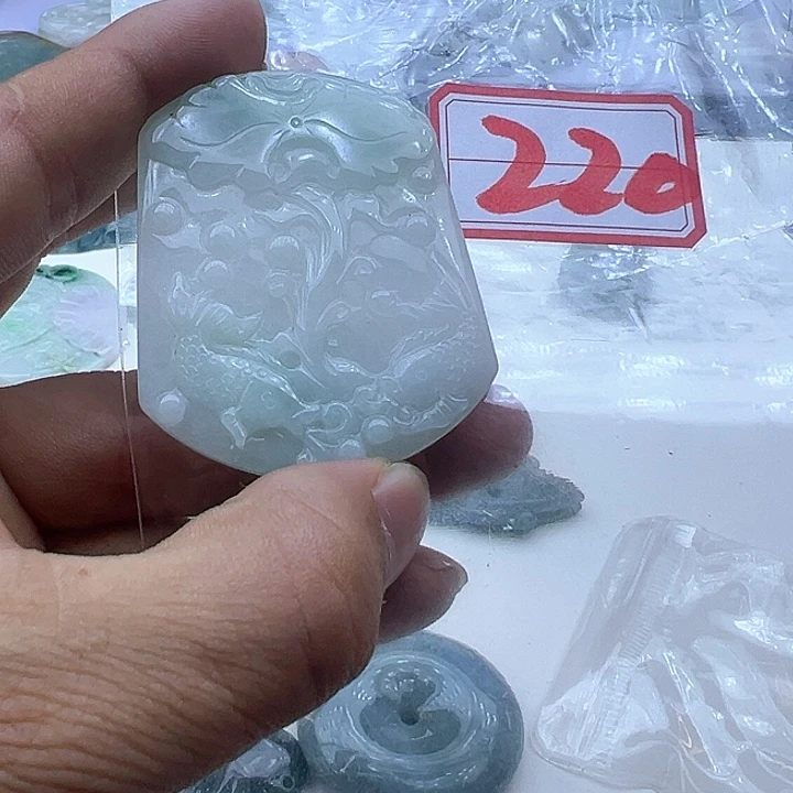 翡翠颈饰未镶嵌天然缅甸翡翠吊坠