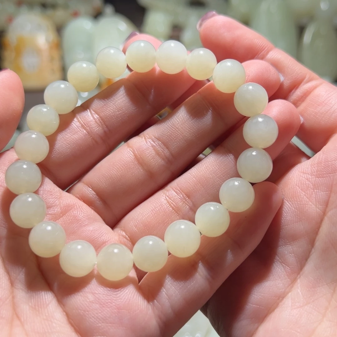 颈饰未镶嵌和田玉?**8