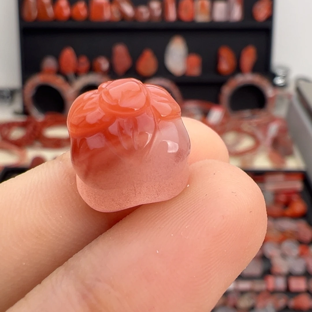 南红玛瑙未镶嵌颈饰柿子