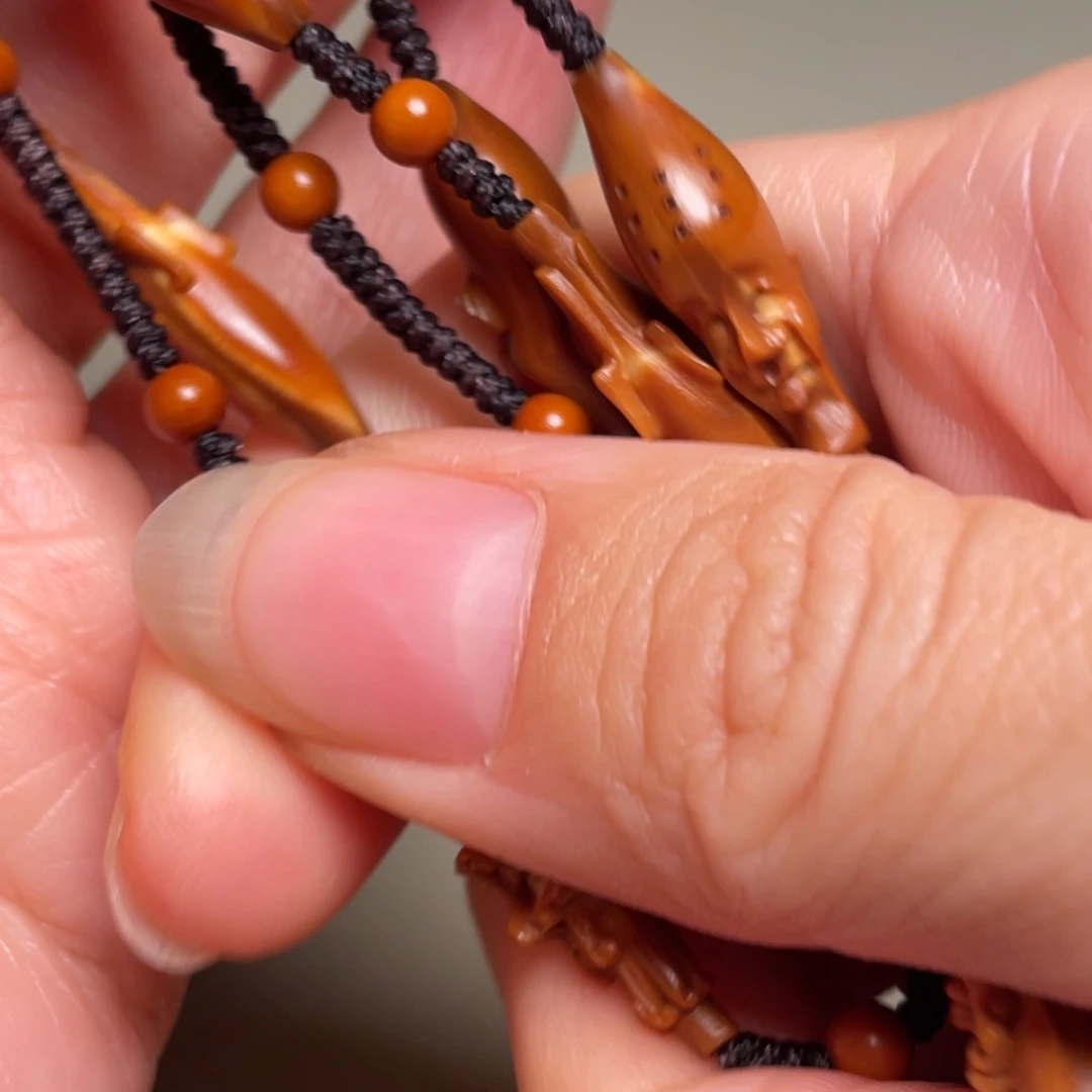 百***顺橄榄色与橄榄色系为代表