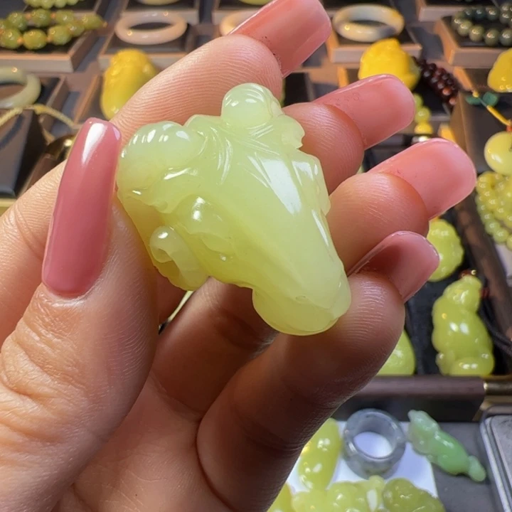 和田玉（黄玉）未镶嵌颈饰