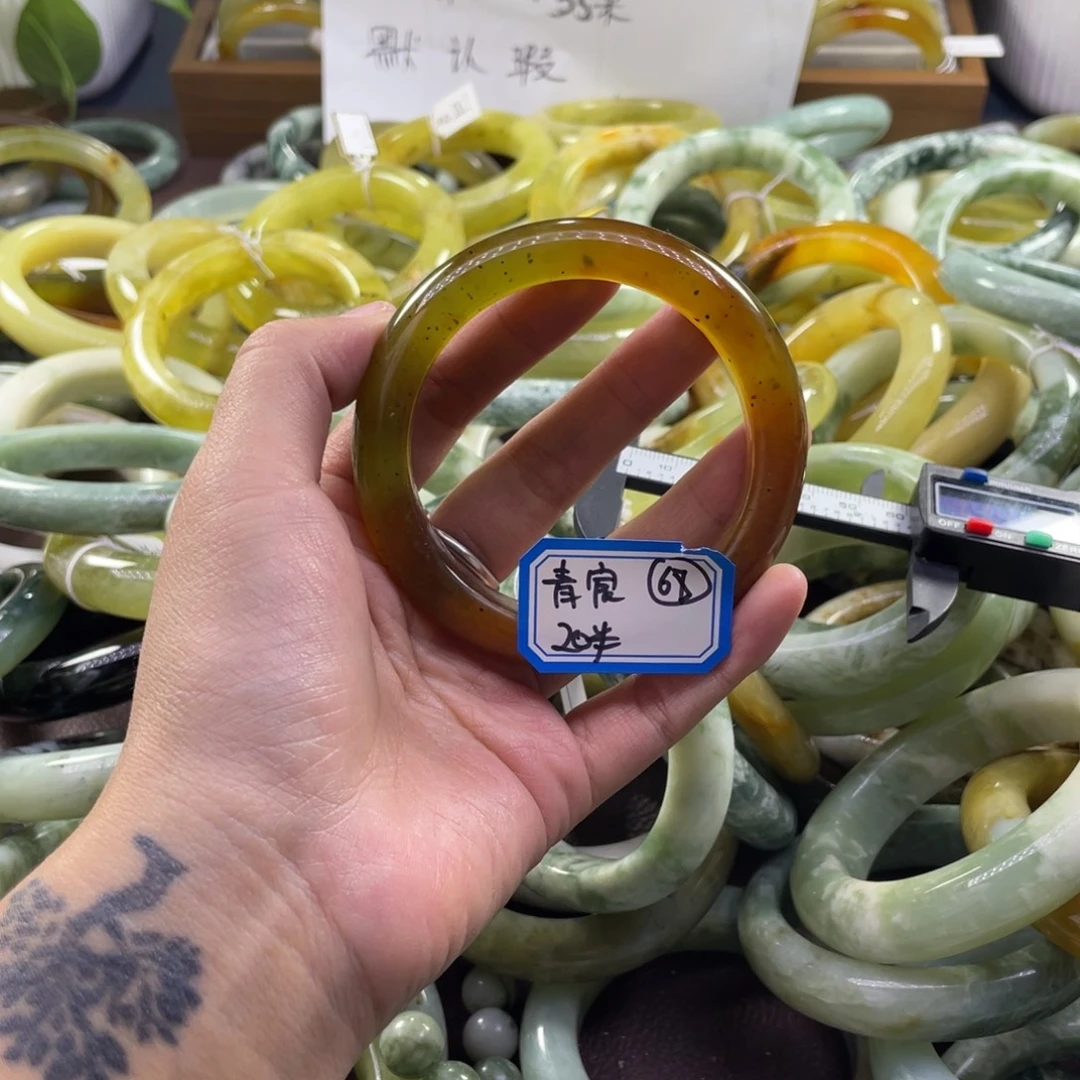 青***宸蛇纹石玉未镶嵌手镯