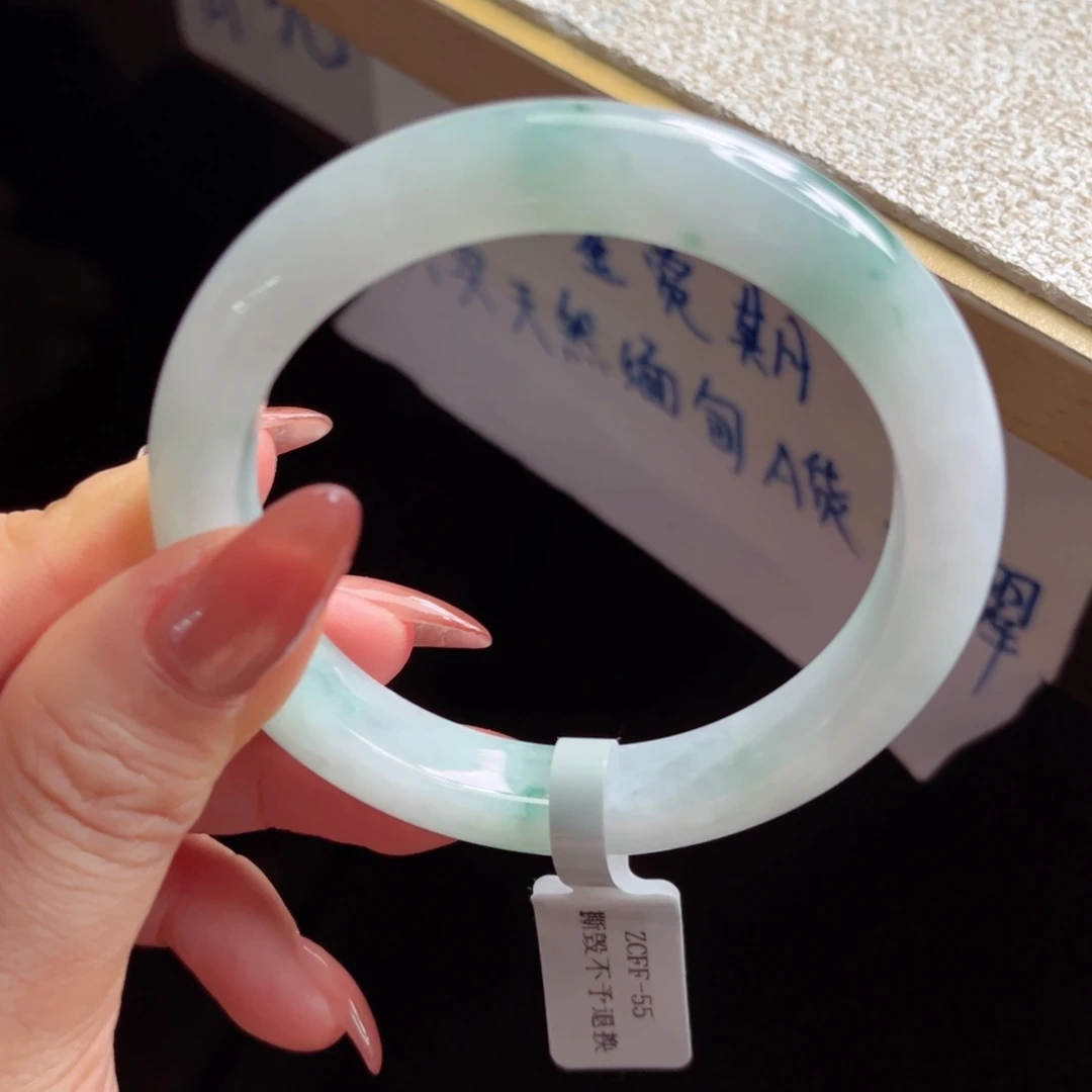 翡翠未镶嵌手镯手镯