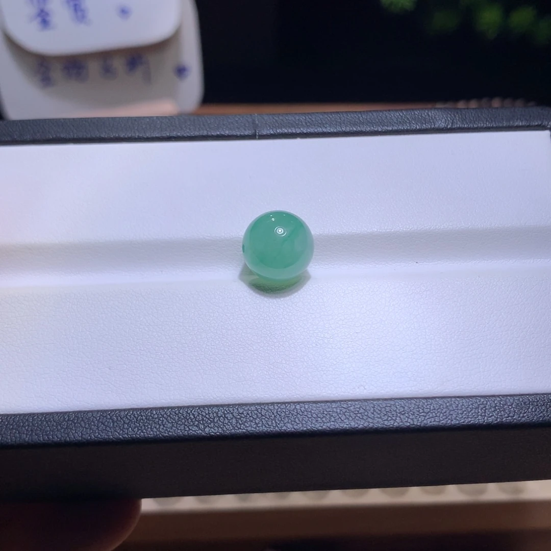 翡翠散珠特价甜阳绿卡11.8