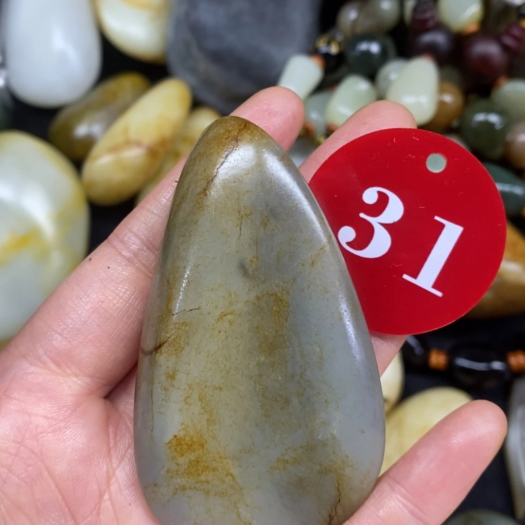 未镶嵌和田玉（糖玉）挂件