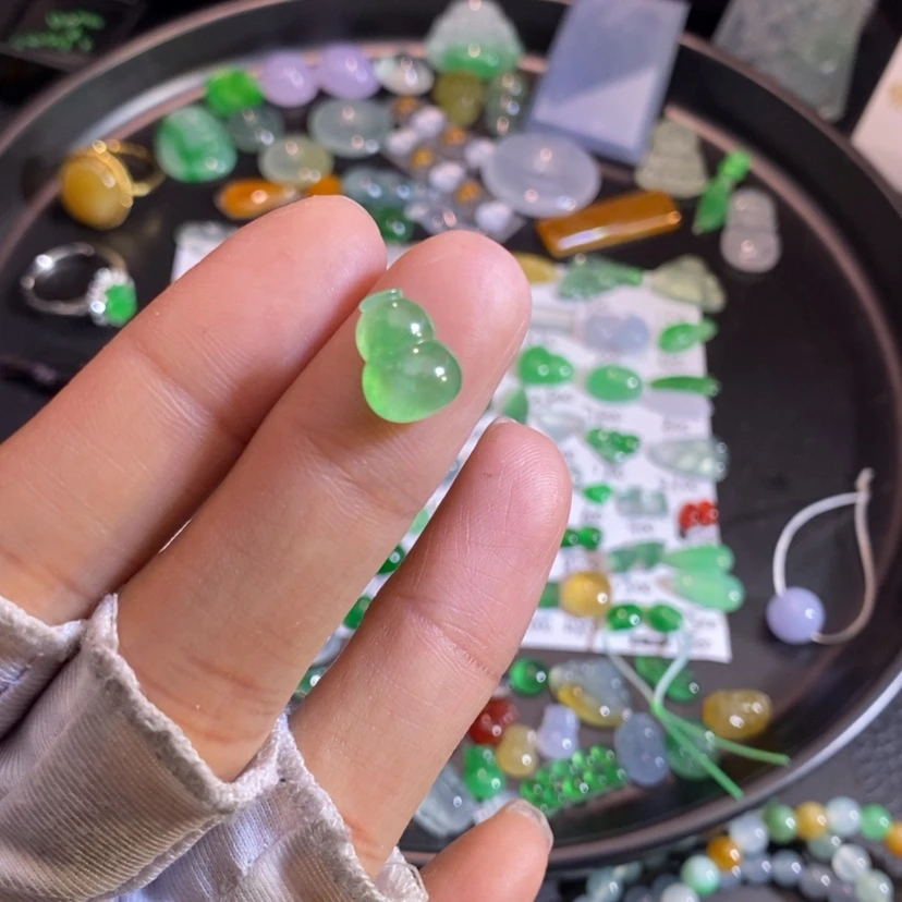 【闪购商品】翡翠挂件未镶嵌葫芦