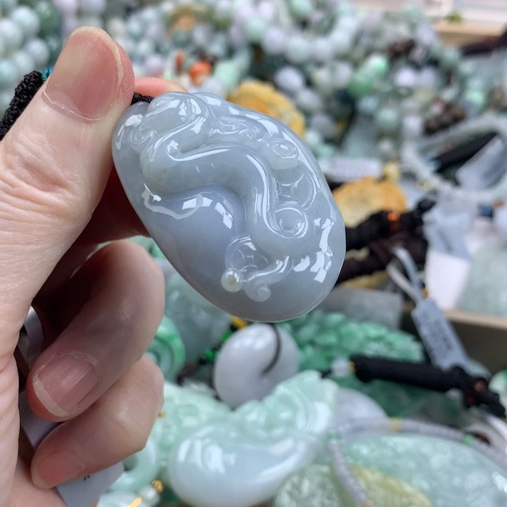 翡翠未镶嵌颈饰吊坠